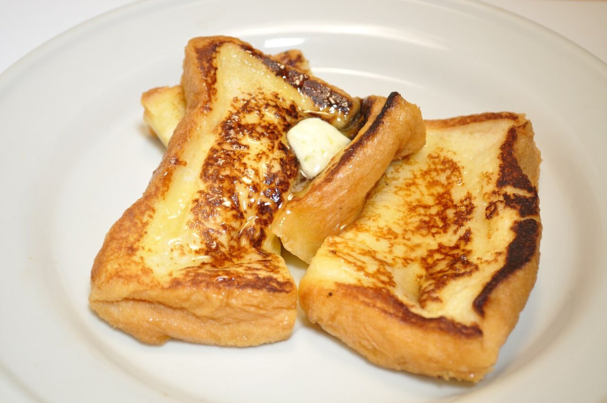 Cinnamon Vanilla French Toast serving suggestion
