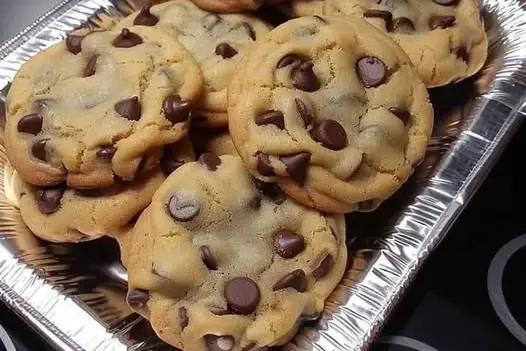 Perfectly Chewy Homemade Chocolate Chip Cookies